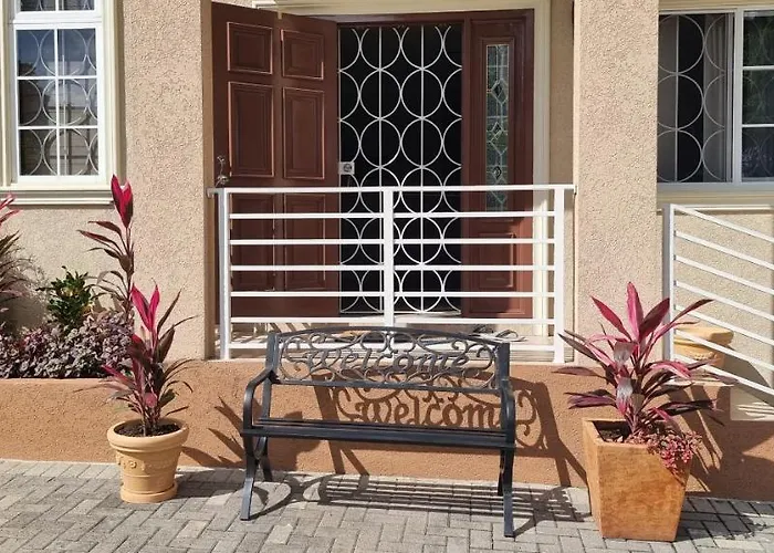 Komfort Getaway At Countrymist Villa