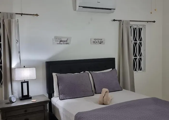 Komfort Getaway At Countrymist Villa